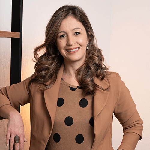 Alyne Quissak — Mentora de Liderança e Gestão de Pessoas para Clínicas de Saúde